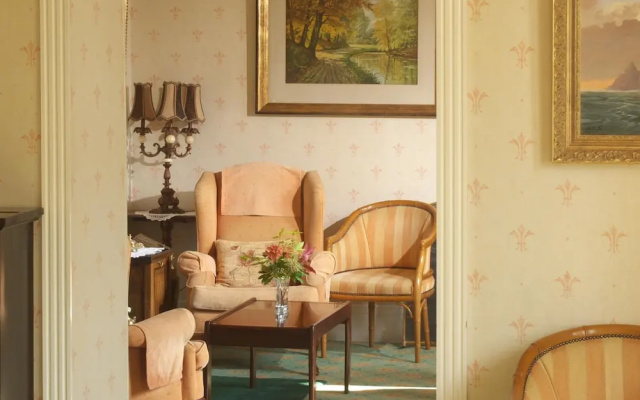 Seaview House Hotel
