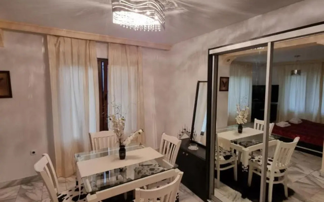 Tsar Simeon, 2 bedroom, living room and fireplace