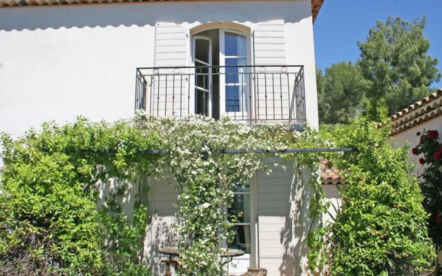 Deluxe Villa in La Cadière D'azur With Pool & Views