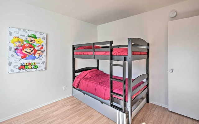 Family-friendly Oceanside Home: 5 Mi to Beach