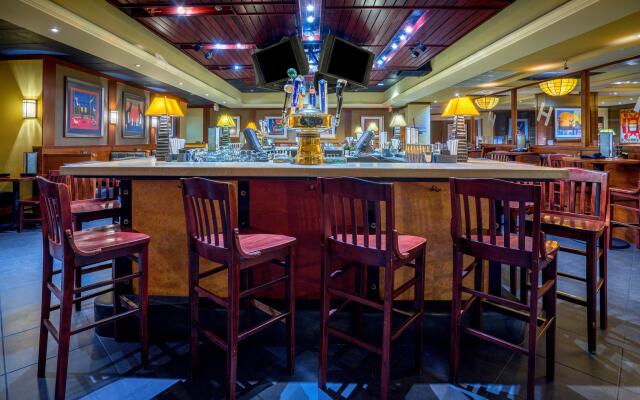 Crowne Plaza Dulles Airport by IHG