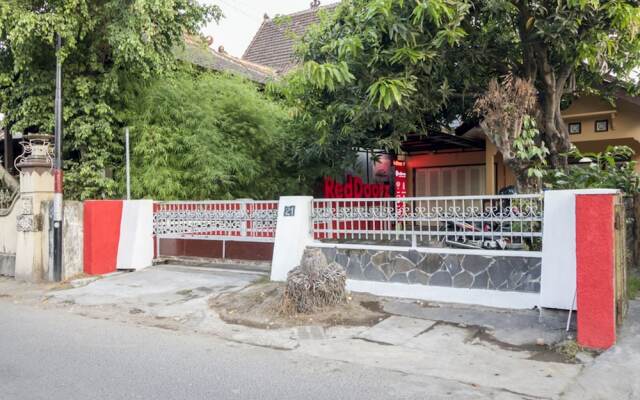 RedDoorz Hostel near Alun Alun Selatan Jogja