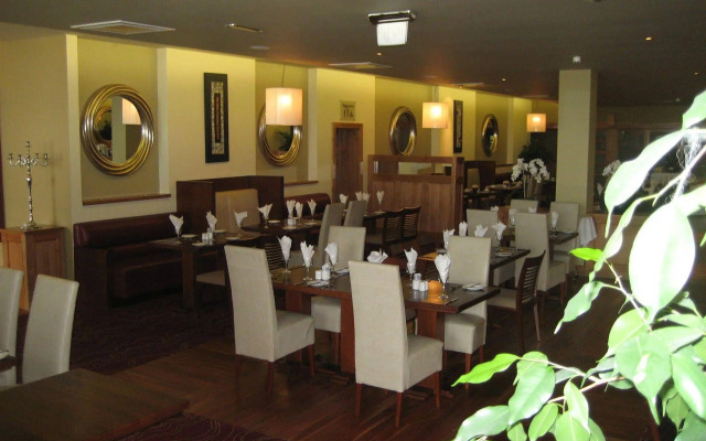 Raheen Woods Hotel
