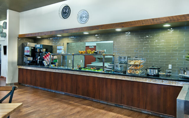 Oxford Suites Hermiston