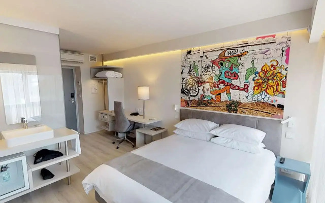 Link hotel & Hub By Dan Hotels