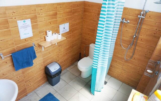 Tropical House Hostel