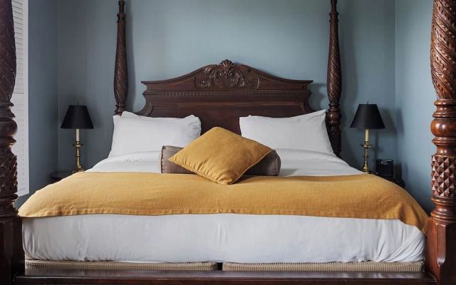 Stone Mountain Manor