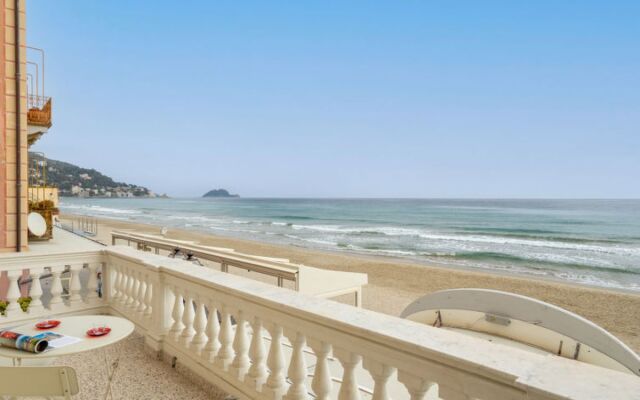 Beach House 39235