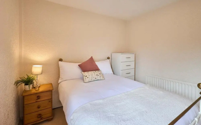 Host Stay Trinity Way