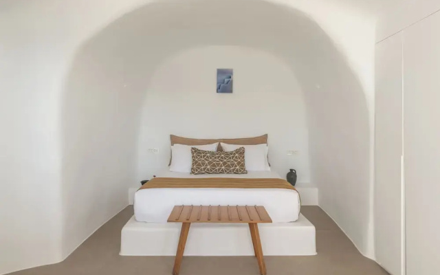 Cave Suite Oia