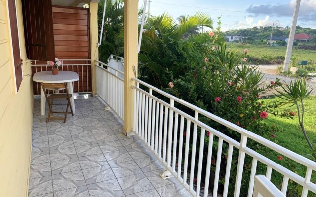 House With 2 Bedrooms in Le Moule, With Furnished Garden and Wifi