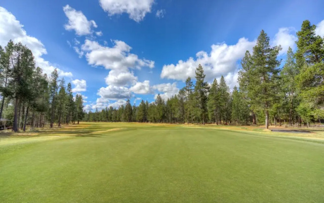 Meadow House #70 by Village Properties at Sunriver