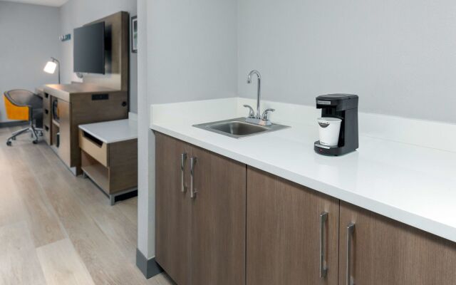 Hampton Inn Hartford/Airport