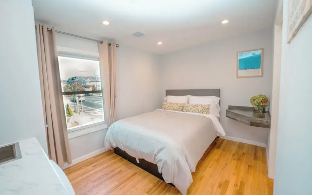 Hampton Bays Hotel on Main