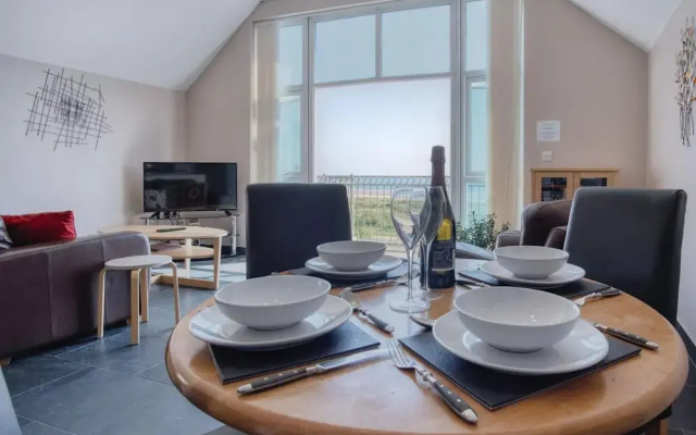 Manor View - 1 Bedroom Apartment - Pendine