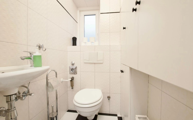 Standard Apartment by Hi5 - St. King street 16.