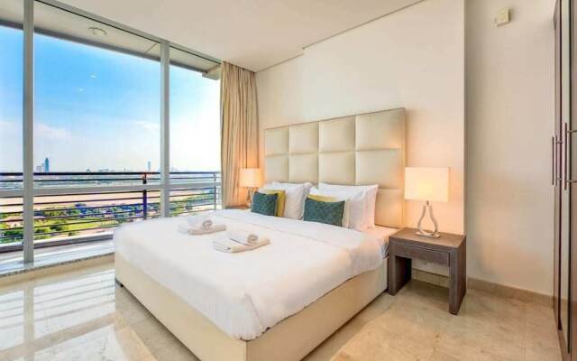 Luxury Apartment Steps Away From Everything!