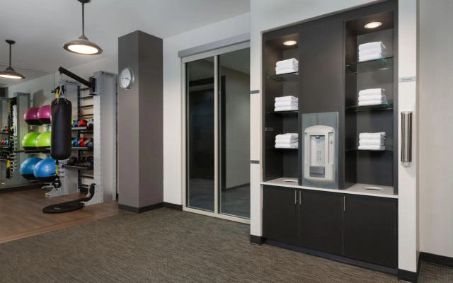 Courtyard by Marriott Atlanta Alpharetta/Avalon Area