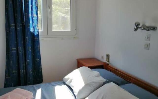 Vromolithos Studio In Spilia Leros
