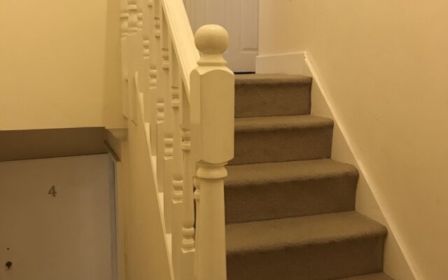 Rooms at 5 Hammersmith Road - Hostel