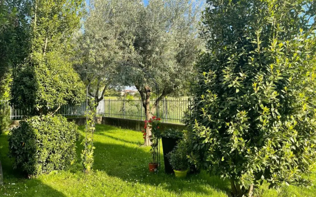 Appartamento con giardino privato, piscina e spiaggia a 500mt
