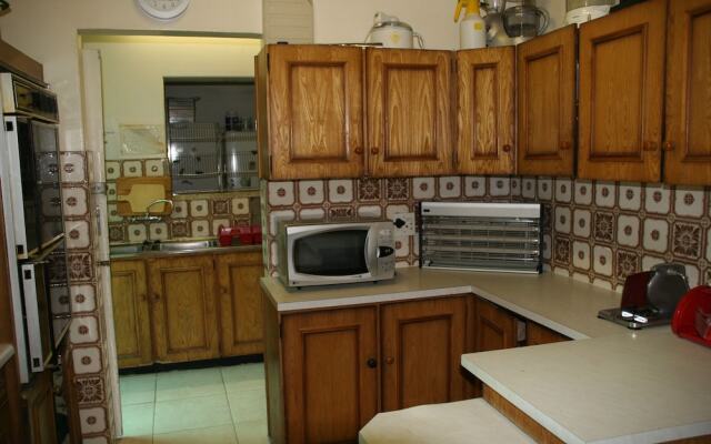 Accoustix Backpackers Lodge