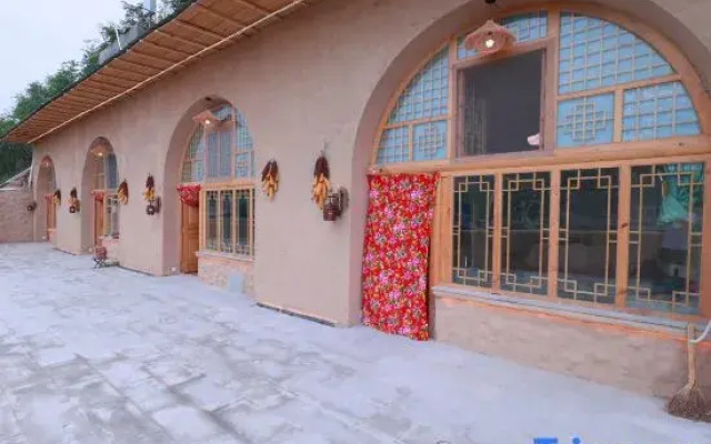 Old Yan'an Cave Dwelling Hotel