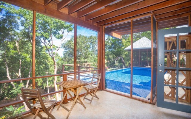 Casa Catarata 3 Bedroom Home by RedAwning