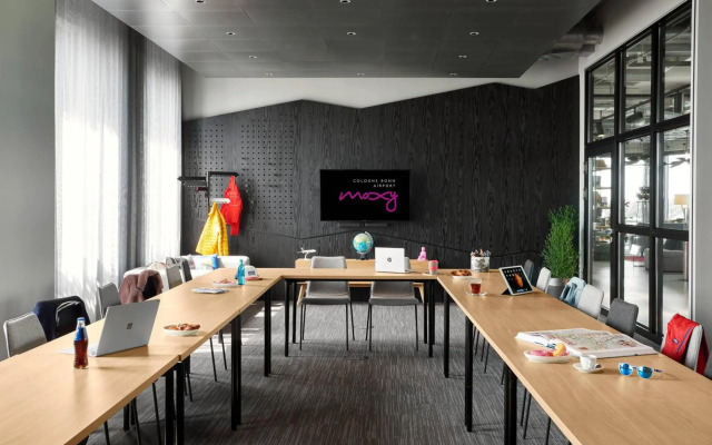 Moxy Cologne Bonn Airport
