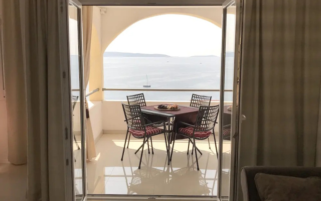 Stunning sea View Apartment With Swimming Pool and Jacuzzi a9
