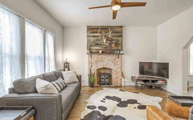 Victorian Home in Whittier/rino - Sleeps 11!