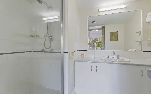 White Crest Apartments