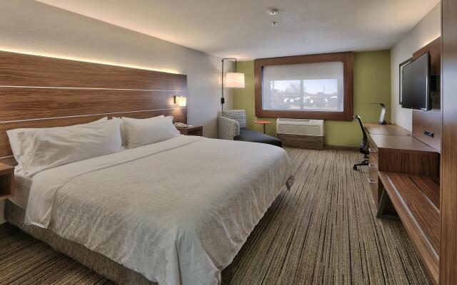 Holiday Express & Suites Portales by IHG