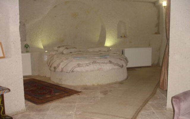 Wonderland Cave Hotel