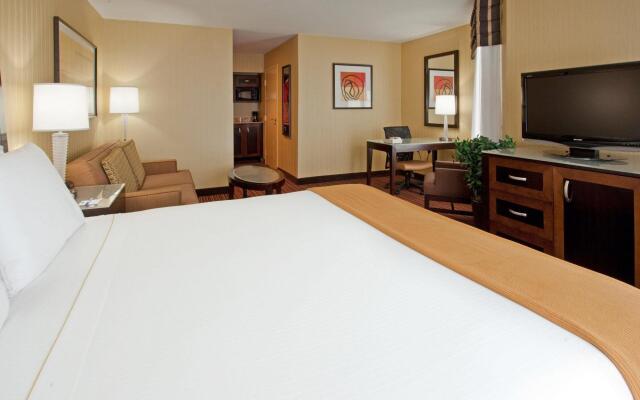 Holiday Inn Express Suites Belmont, an IHG Hotel