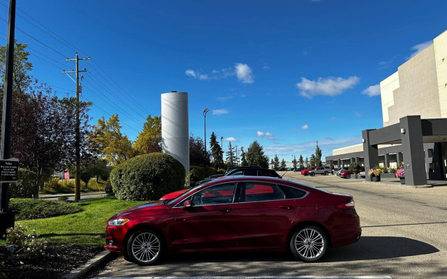 iHOTEL & Conference Center Red Deer