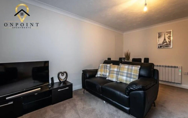 ✰OnPoint - Spacious 2 Bed Apt - FREE Parking✰