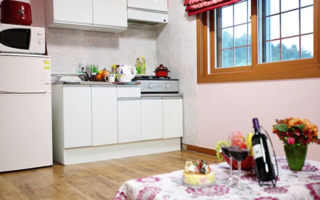 Pocheon Shine Hill Pension
