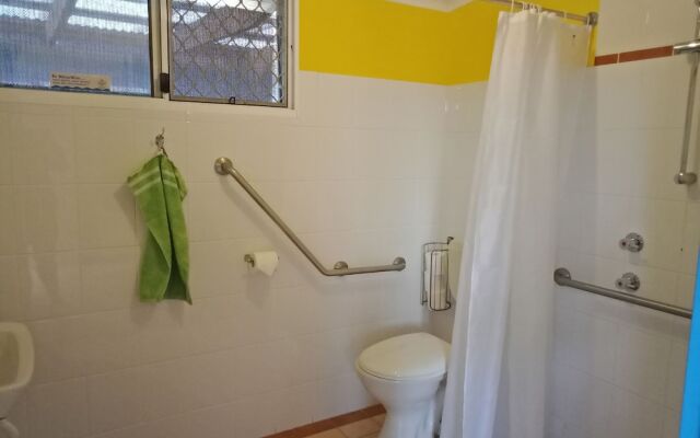 Ozzie Pozzie Backpackers - YHA