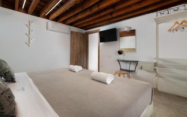Lindos Citrin Suites