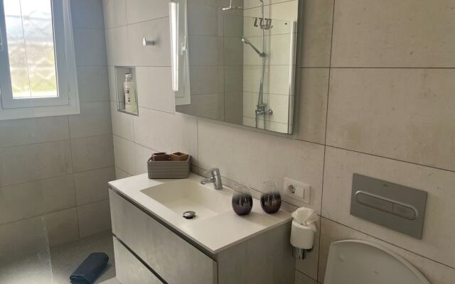 Luxury 4 bedroom villa with jacuzzi