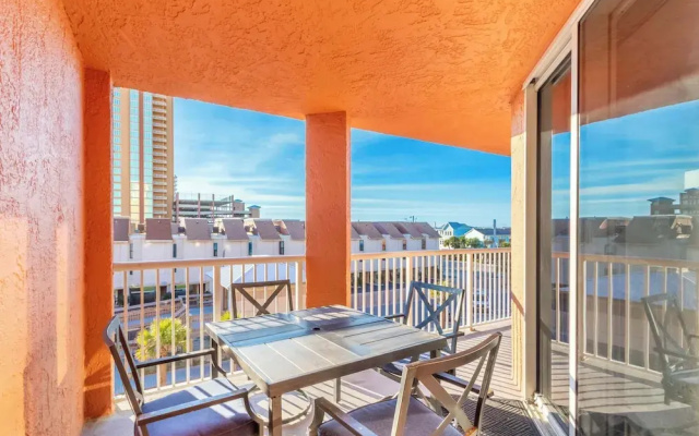 Gulf View 2 Bed Beaches Pool Dining and Fun