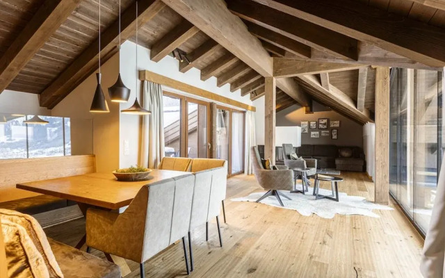 Spacious Apartment With Shared Pool