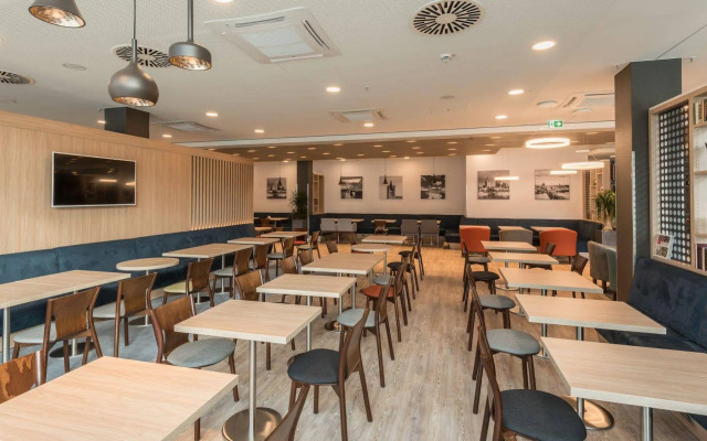 Premier Inn Cologne City Sud Hotel