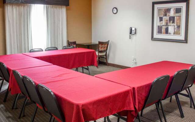 Comfort Suites