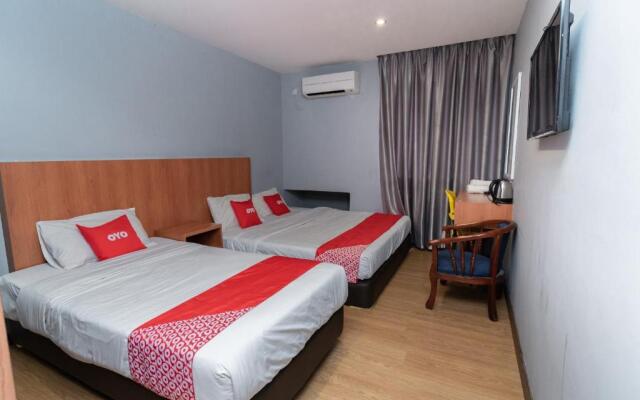 OYO 90207 Sir Inn