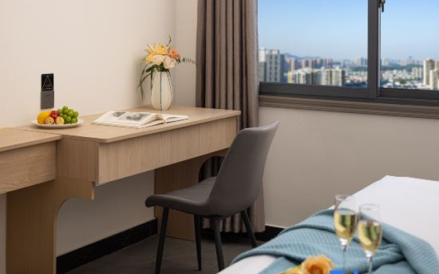 Jianjing Garden Hotel (Yueyang Tower Dongting South Road)
