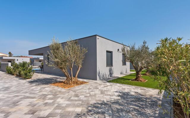 Holiday Home in Vir With Private Pool
