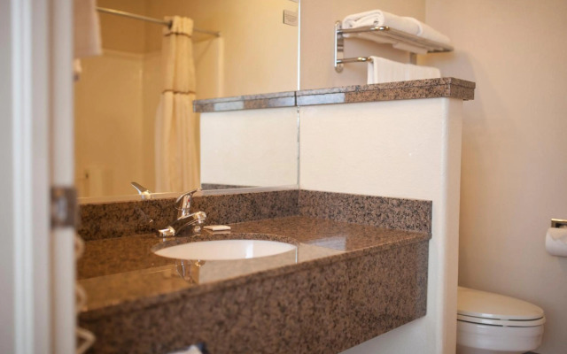 St. George Inn & Suites