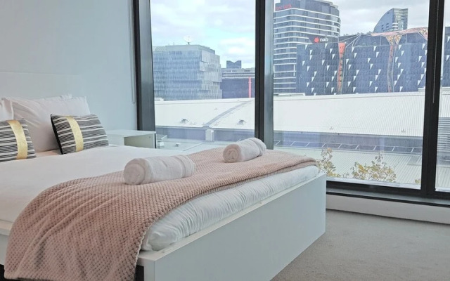 609/220 Spencer - Comfortable 2 Bedrooms 2 Bathrooms - great Location